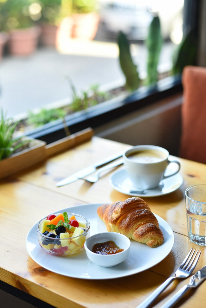 Sarapan Tenang: Awali Akhir Pekan dengan Suasana Ringan