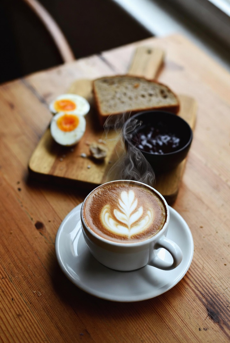 Secangkir Kehangatan untuk Pagi yang Menyenangkan